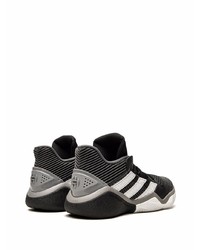 Chaussures de sport noires et blanches adidas