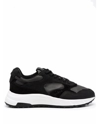 Chaussures de sport noires et blanches Hogan