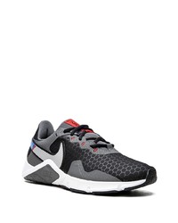 Chaussures de sport noires et blanches Nike