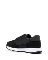 Chaussures de sport noires et blanches Armani Exchange