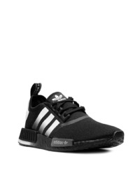 Chaussures de sport noires et blanches adidas