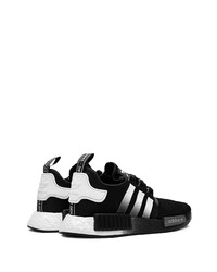 Chaussures de sport noires et blanches adidas