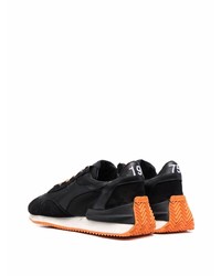 Chaussures de sport noires et blanches Diadora