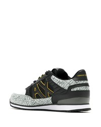 Chaussures de sport noires et blanches Armani Exchange