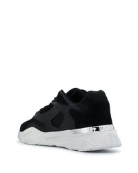 Chaussures de sport noires et blanches Mallet