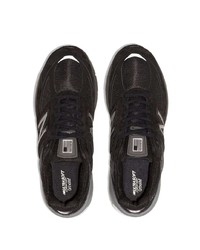 Chaussures de sport noires et blanches New Balance