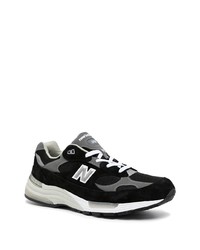 Chaussures de sport noires et blanches New Balance