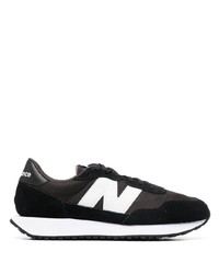 Chaussures de sport noires et blanches New Balance