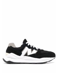 Chaussures de sport noires et blanches New Balance