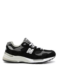 Chaussures de sport noires et blanches New Balance