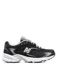 Chaussures de sport noires et blanches New Balance