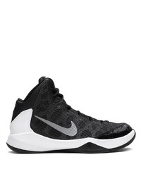 Chaussures de sport noires et blanches Nike