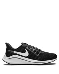 Chaussures de sport noires et blanches Nike