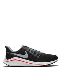 Chaussures de sport noires et blanches Nike