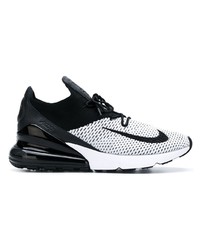 Chaussures de sport noires et blanches Nike