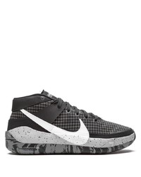 Chaussures de sport noires et blanches Nike