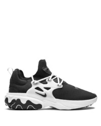 Chaussures de sport noires et blanches Nike