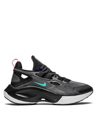 Chaussures de sport noires et blanches Nike