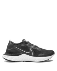 Chaussures de sport noires et blanches Nike