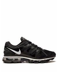 Chaussures de sport noires et blanches Nike