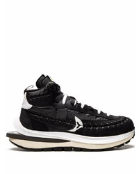 Chaussures de sport noires et blanches Nike