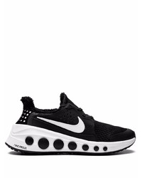 Chaussures de sport noires et blanches Nike