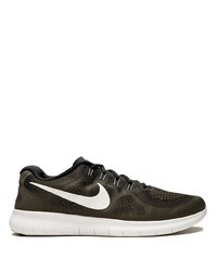 Chaussures de sport noires et blanches Nike