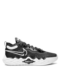 Chaussures de sport noires et blanches Nike