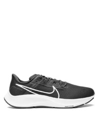 Chaussures de sport noires et blanches Nike