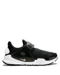 Chaussures de sport noires et blanches Nike