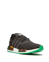 Chaussures de sport noires et blanches adidas