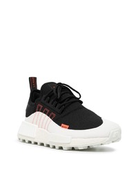 Chaussures de sport noires et blanches adidas