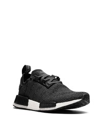 Chaussures de sport noires et blanches adidas