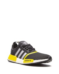 Chaussures de sport noires et blanches adidas