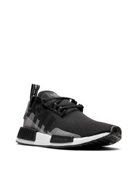 Chaussures de sport noires et blanches adidas