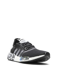 Chaussures de sport noires et blanches adidas