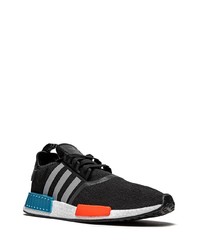 Chaussures de sport noires et blanches adidas