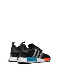 Chaussures de sport noires et blanches adidas