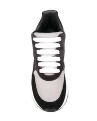Chaussures de sport noires et blanches Alexander McQueen