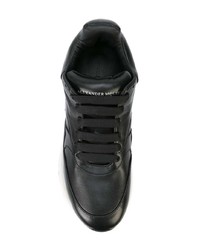 Chaussures de sport noires et blanches Alexander McQueen