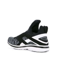 Chaussures de sport noires et blanches Apl