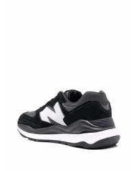 Chaussures de sport noires et blanches New Balance