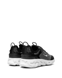 Chaussures de sport noires et blanches Nike