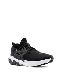 Chaussures de sport noires et blanches Nike