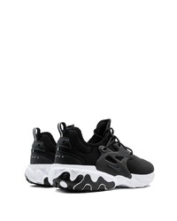 Chaussures de sport noires et blanches Nike