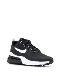 Chaussures de sport noires et blanches Nike