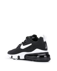 Chaussures de sport noires et blanches Nike