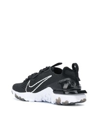 Chaussures de sport noires et blanches Nike