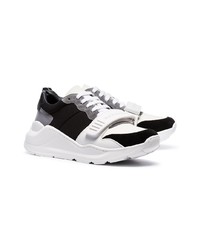 Chaussures de sport noires et blanches Burberry