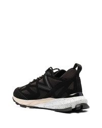 Chaussures de sport noires et blanches Philippe Model Paris